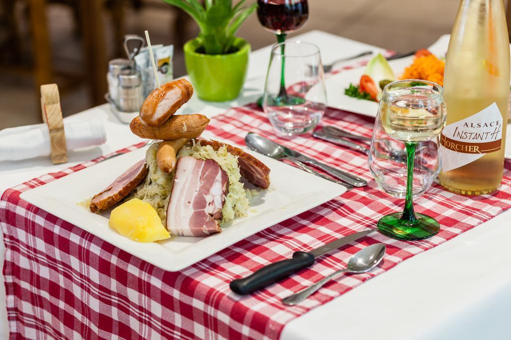Logis Hotel Restaurant De La Poste Et Spa De Montagne Le Bonhomme Eksteriør bilde